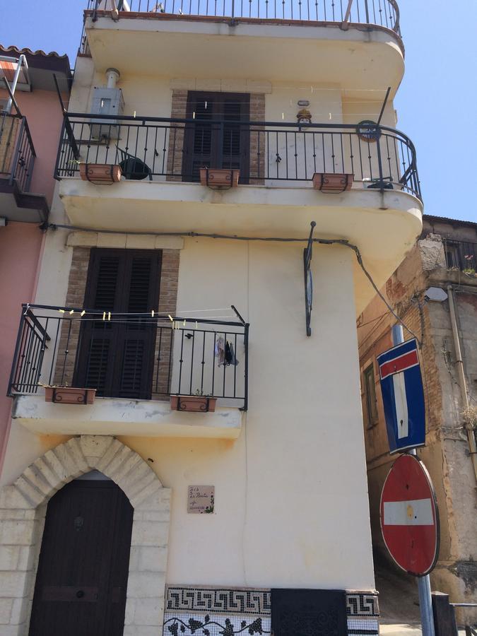 シッラ La Bastia Bed & Breakfast エクステリア 写真