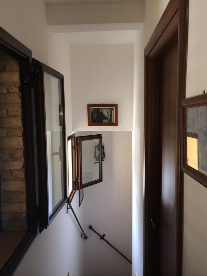シッラ La Bastia Bed & Breakfast エクステリア 写真