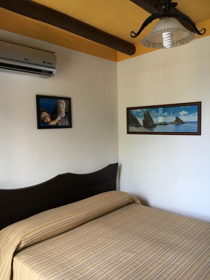 シッラ La Bastia Bed & Breakfast エクステリア 写真