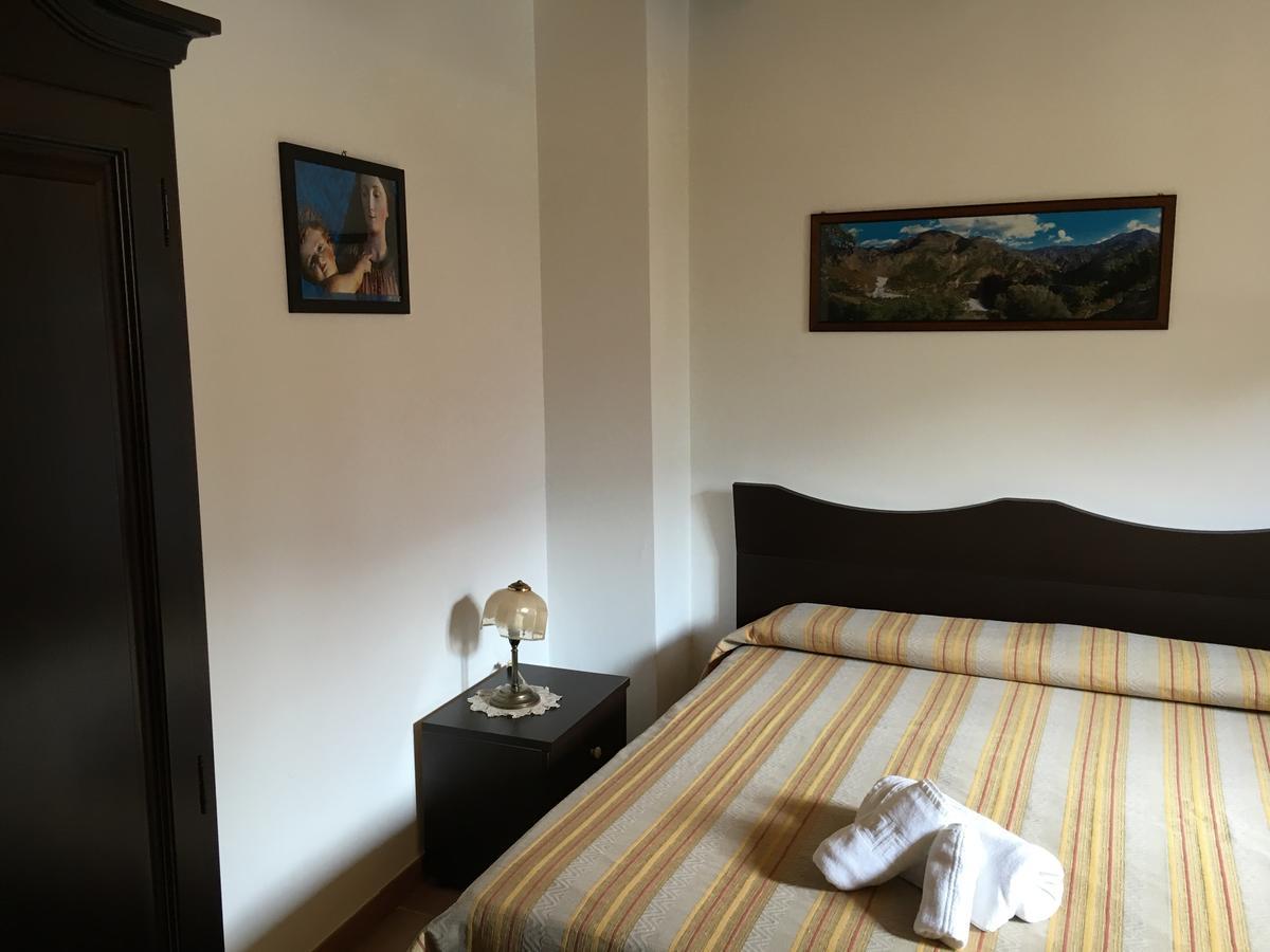 シッラ La Bastia Bed & Breakfast エクステリア 写真