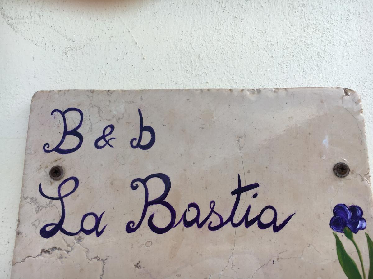 シッラ La Bastia Bed & Breakfast エクステリア 写真