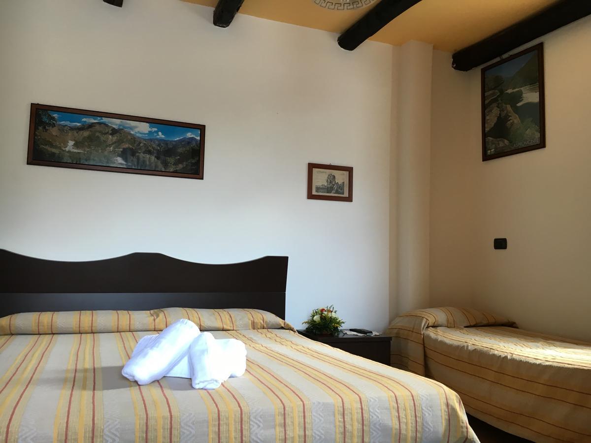 シッラ La Bastia Bed & Breakfast エクステリア 写真
