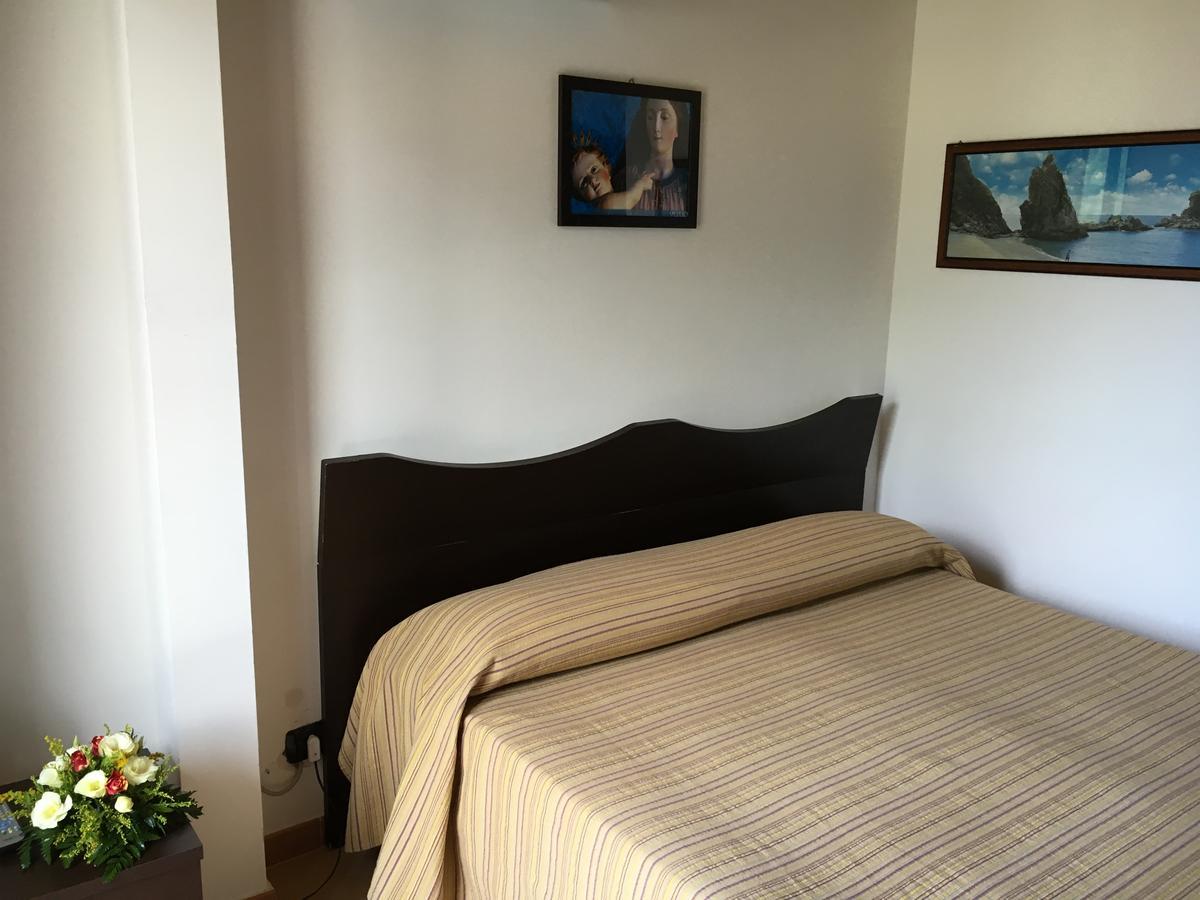 シッラ La Bastia Bed & Breakfast エクステリア 写真