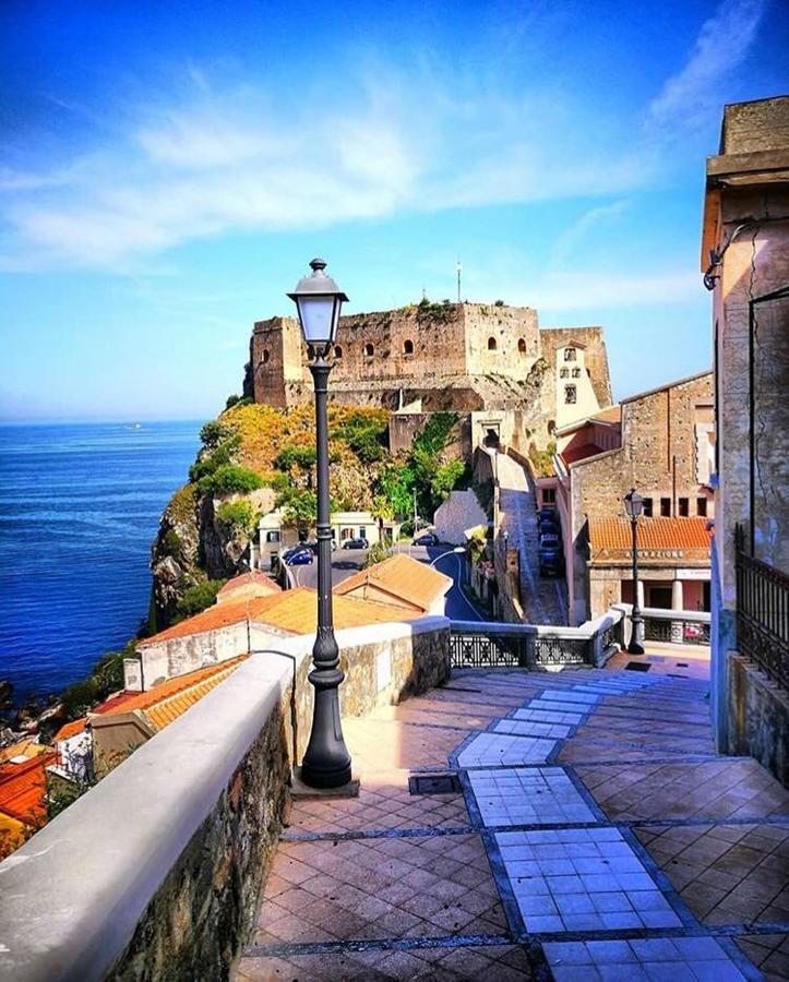 シッラ La Bastia Bed & Breakfast エクステリア 写真